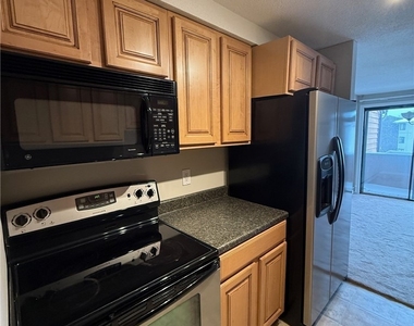 505 Village Boulevard N - Photo Thumbnail 15