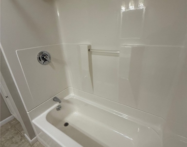 505 Village Boulevard N - Photo Thumbnail 28
