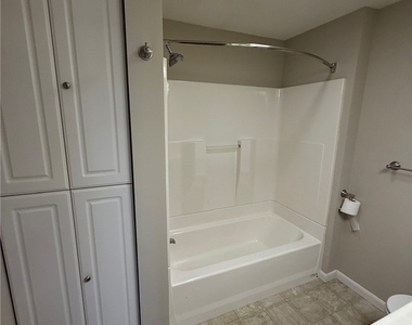 505 Village Boulevard N - Photo Thumbnail 31
