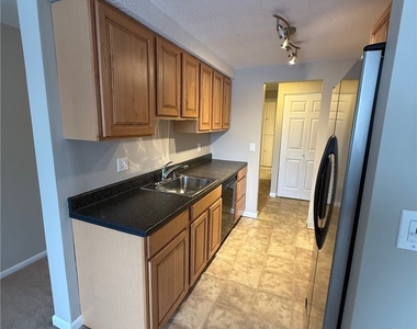 505 Village Boulevard N - Photo Thumbnail 12
