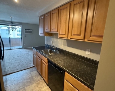 505 Village Boulevard N - Photo Thumbnail 8