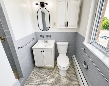 1000 East Avenue - Photo Thumbnail 27