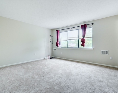133 Penn Lane - Photo Thumbnail 7