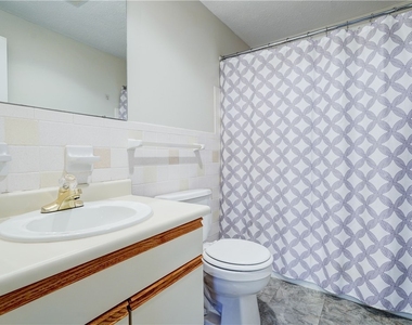 133 Penn Lane - Photo Thumbnail 11