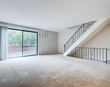 133 Penn Lane - Photo Thumbnail 1