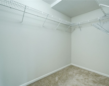 133 Penn Lane - Photo Thumbnail 8