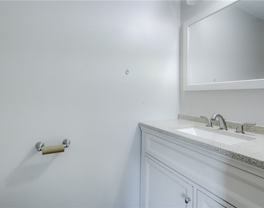 133 Penn Lane - Photo Thumbnail 9