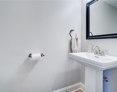 133 Penn Lane - Photo Thumbnail 5
