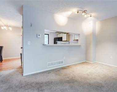133 Penn Lane - Photo Thumbnail 2