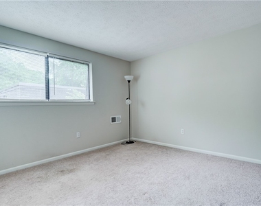 133 Penn Lane - Photo Thumbnail 10