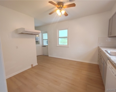 250 N 6th Street - Photo Thumbnail 10