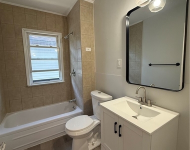 301 Crestwood Avenue - Photo Thumbnail 6