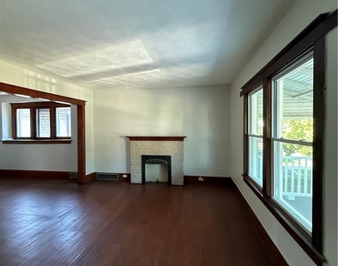 301 Crestwood Avenue - Photo Thumbnail 1