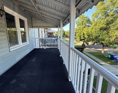 301 Crestwood Avenue - Photo Thumbnail 7