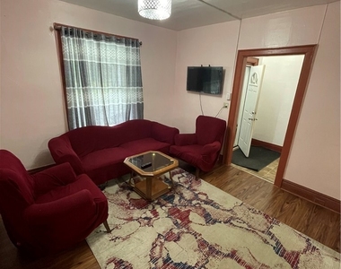 298 Winslow Avenue - Photo Thumbnail 4