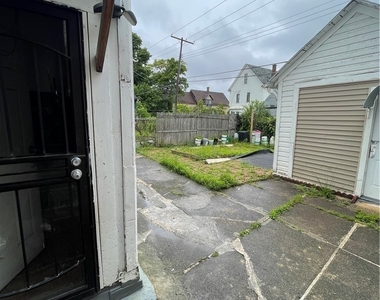 298 Winslow Avenue - Photo Thumbnail 14