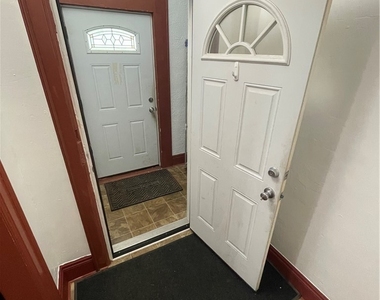 298 Winslow Avenue - Photo Thumbnail 3