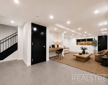 1469 Dean St - Photo Thumbnail 8