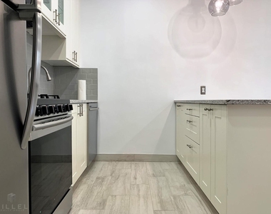 7508 62nd Street - Photo Thumbnail 3