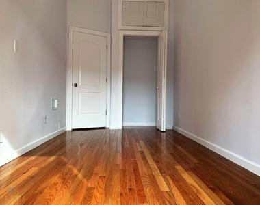 7508 62nd Street - Photo Thumbnail 9