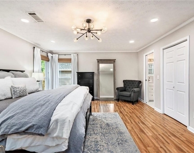 1118 Capital Club Circle - Photo Thumbnail 17