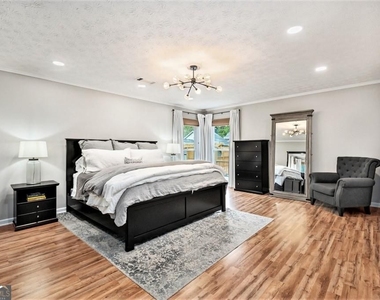 1118 Capital Club Circle - Photo Thumbnail 16