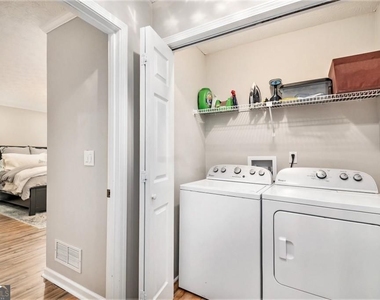 1118 Capital Club Circle - Photo Thumbnail 23