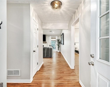 1118 Capital Club Circle - Photo Thumbnail 4