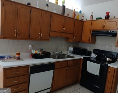 817 Ashton Place - Photo Thumbnail 3