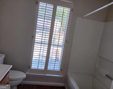 817 Ashton Place - Photo Thumbnail 9