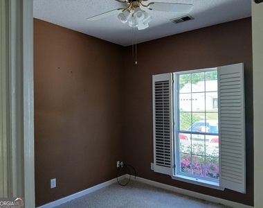 817 Ashton Place - Photo Thumbnail 6