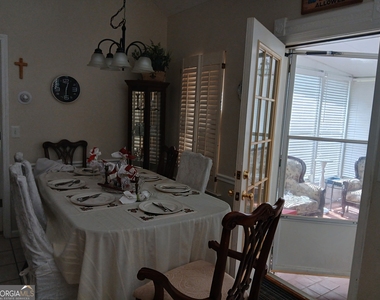 817 Ashton Place - Photo Thumbnail 2