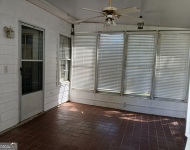 817 Ashton Place - Photo Thumbnail 4