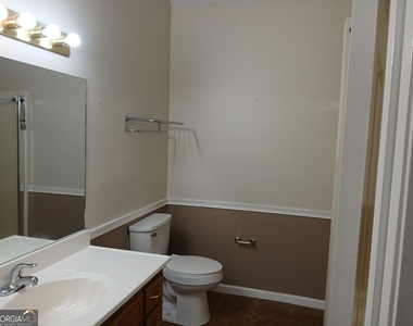 817 Ashton Place - Photo Thumbnail 8