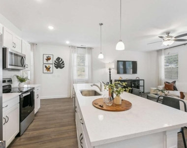 3850 Denton Drive - Photo Thumbnail 4