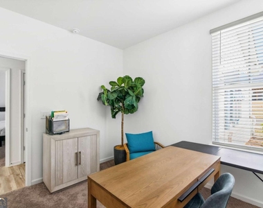 1729 Tolstoy Lane - Photo Thumbnail 18