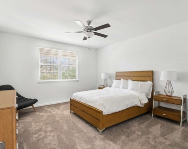 1729 Tolstoy Lane - Photo Thumbnail 13