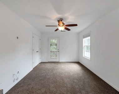 1079 Sims Street Sw - Photo Thumbnail 9
