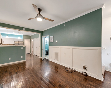 1079 Sims Street Sw - Photo Thumbnail 2
