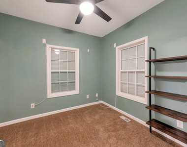 1079 Sims Street Sw - Photo Thumbnail 8