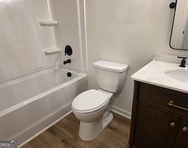 205 Whitehall Avenue - Photo Thumbnail 15