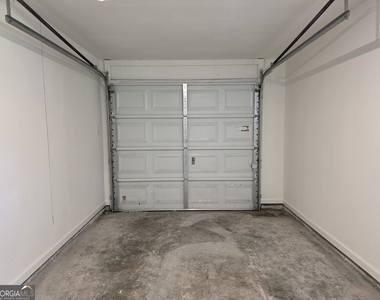 205 Whitehall Avenue - Photo Thumbnail 20