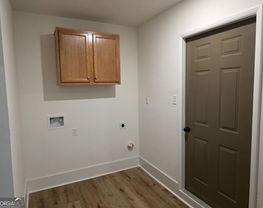 205 Whitehall Avenue - Photo Thumbnail 19