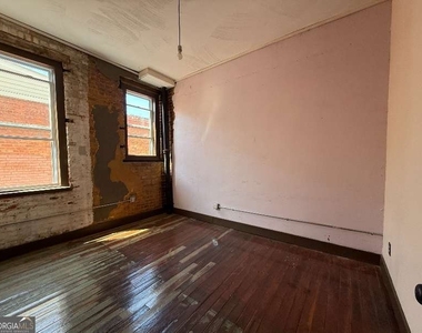 359 Railroad Street - Photo Thumbnail 1