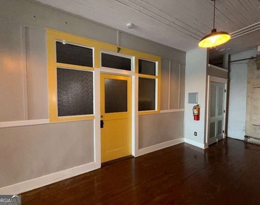 359 Railroad Street - Photo Thumbnail 2