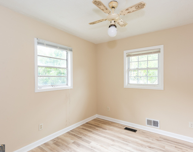2435 Claude Street Nw - Photo Thumbnail 10