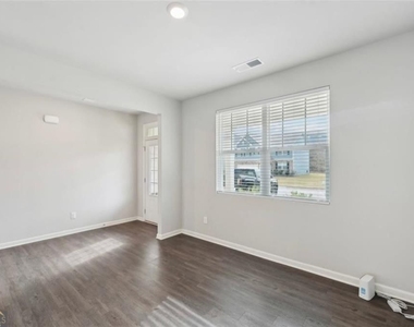 6637 Bluffview Drive - Photo Thumbnail 17