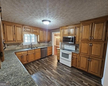 1505 Old Loganville Road - Photo Thumbnail 5