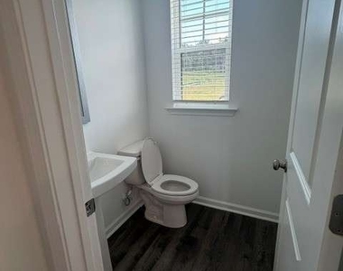 2829 Rosehall Way - Photo Thumbnail 8