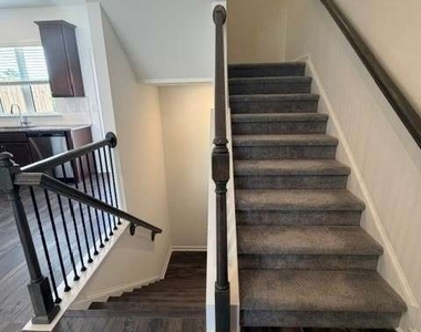 2829 Rosehall Way - Photo Thumbnail 10